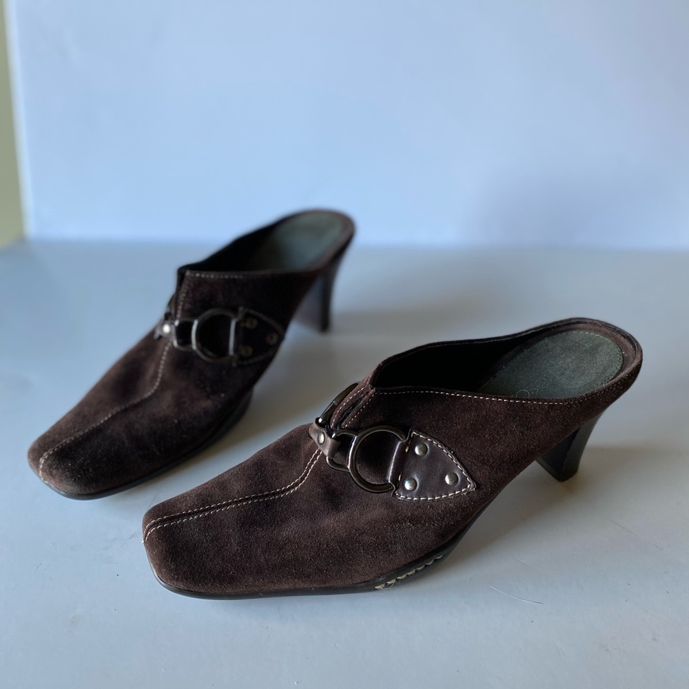 Aerosoles - Woman’s brown suede mules, Size: 9